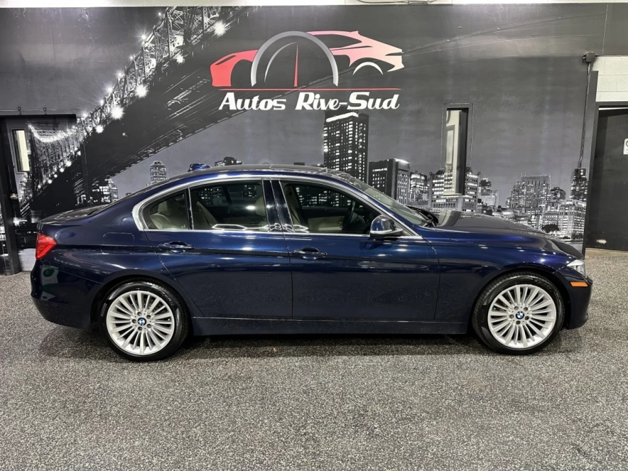 2015 BMW 3 Series 4dr Sdn 320i xDrive AWD Main Image