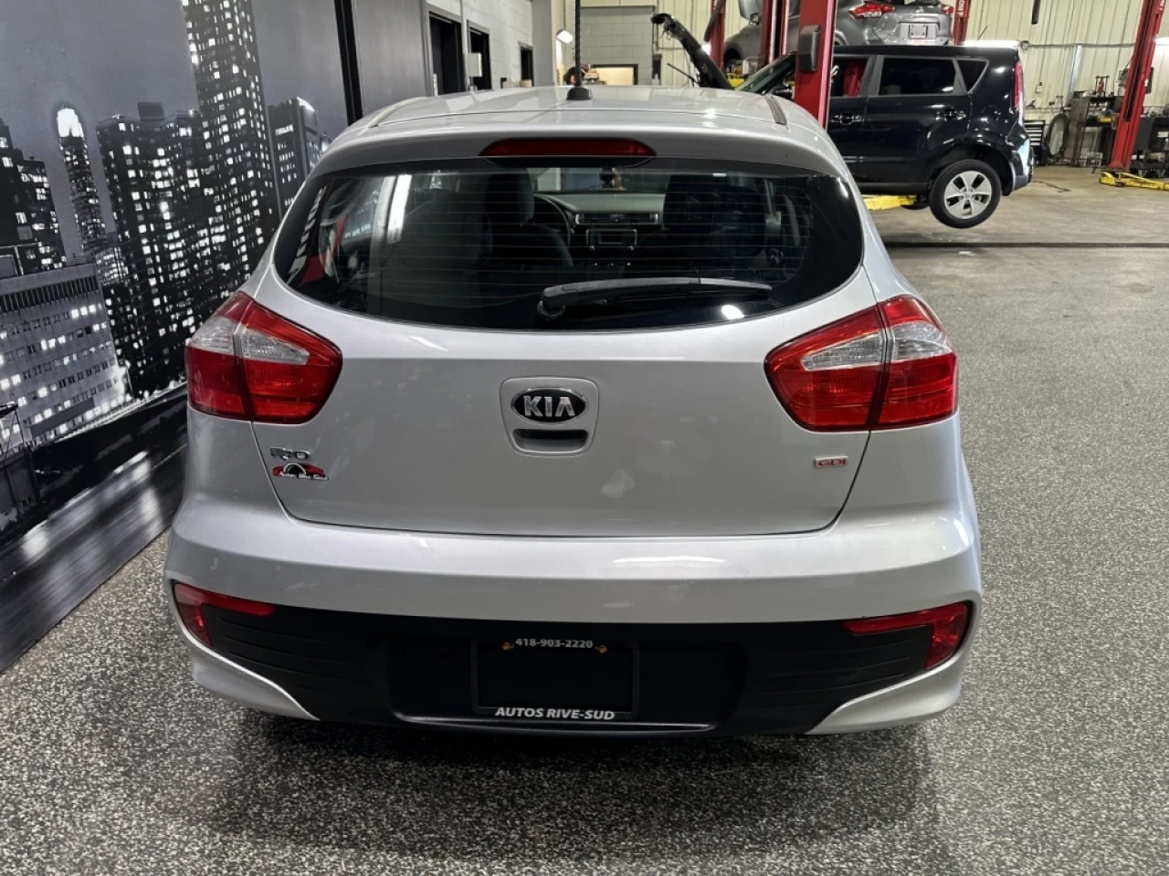 2017 Kia Rio LX MANUELLE TRÈS PROPRE SEULEMENT 140 700KM Main Image