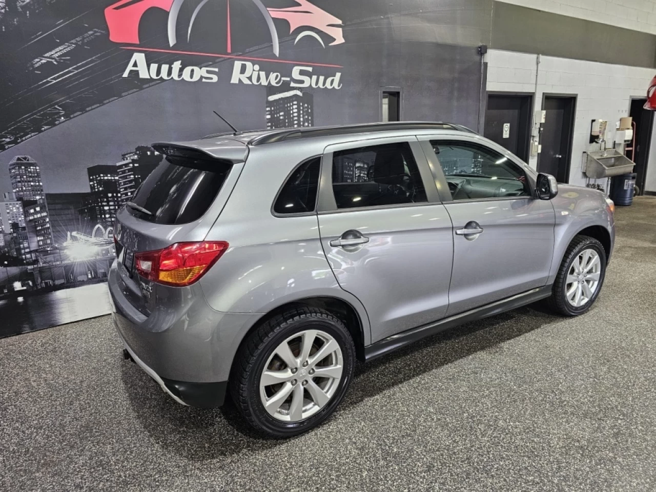 2015 Mitsubishi RVR SE AWD PROPRE A/C AVEC 170 200KM Image principale