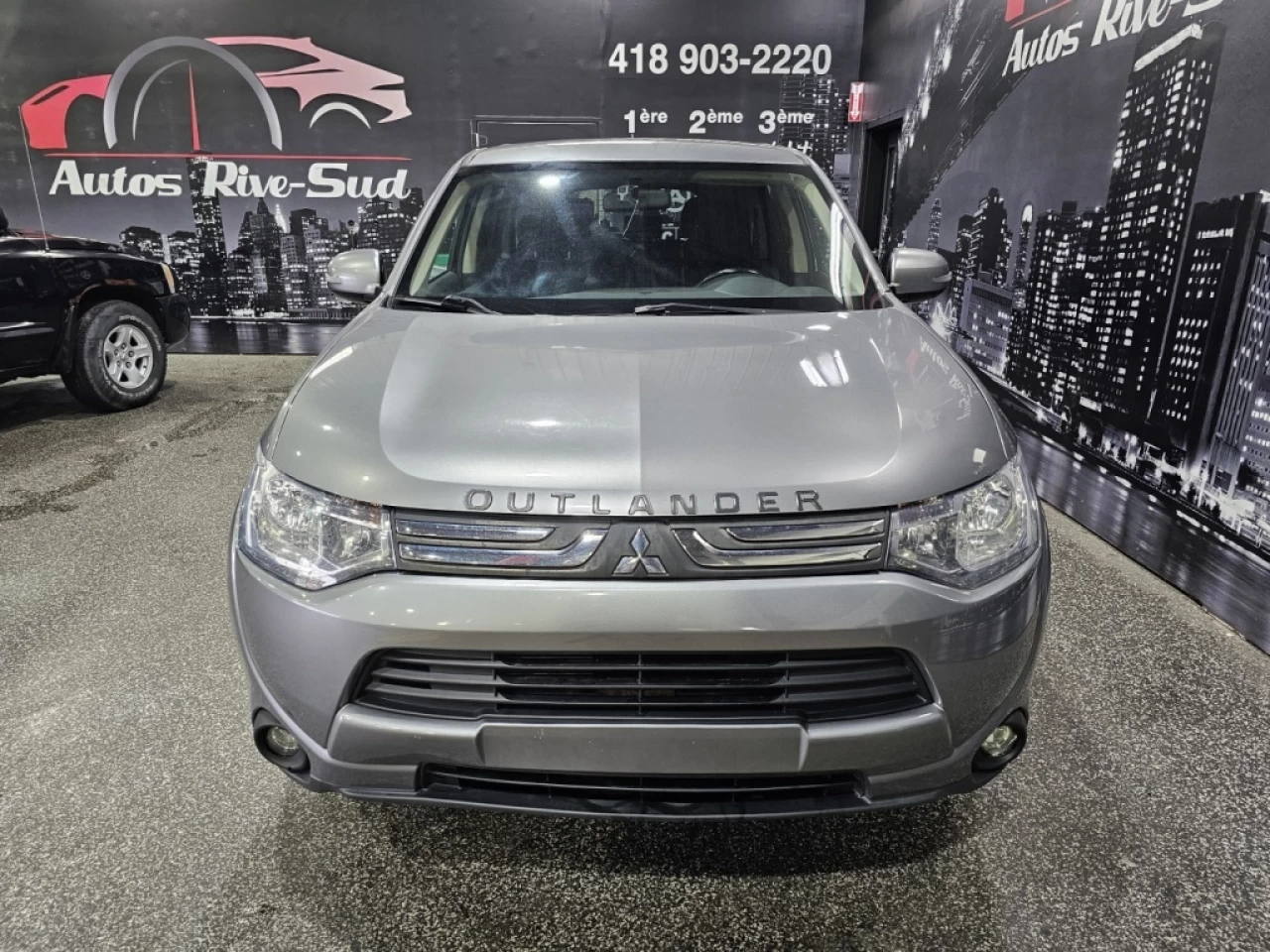 2014 Mitsubishi Outlander SE V6 3.0L AWD 7 PASSAGERS SEULEMENT 131 300KM Image principale