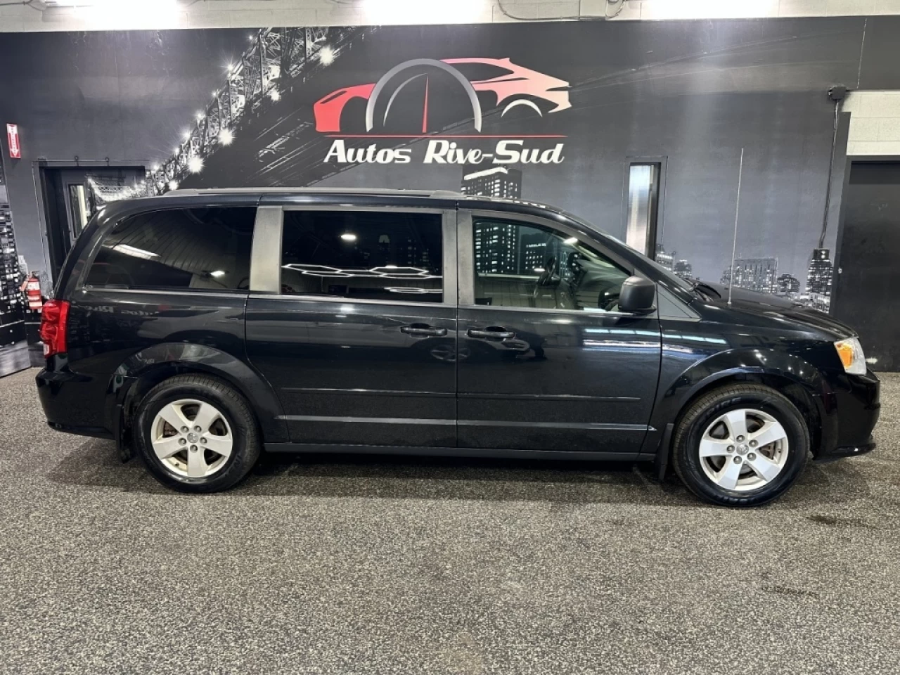 2017 Dodge Grand Caravan 4dr Wgn SXT Main Image