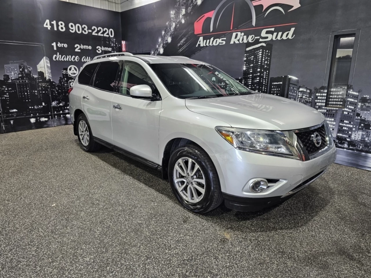 2016 Nissan Pathfinder SV AWD 7 PASSAGERS SEULEMENT 132 200KM Main Image