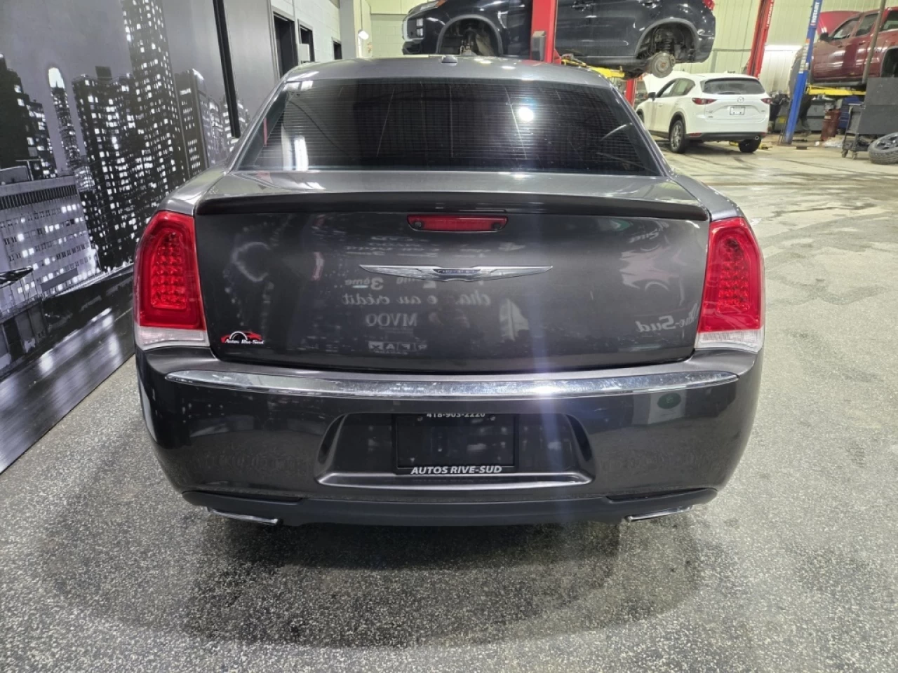 2015 Chrysler 300 4dr Sdn Touring AWD Image principale