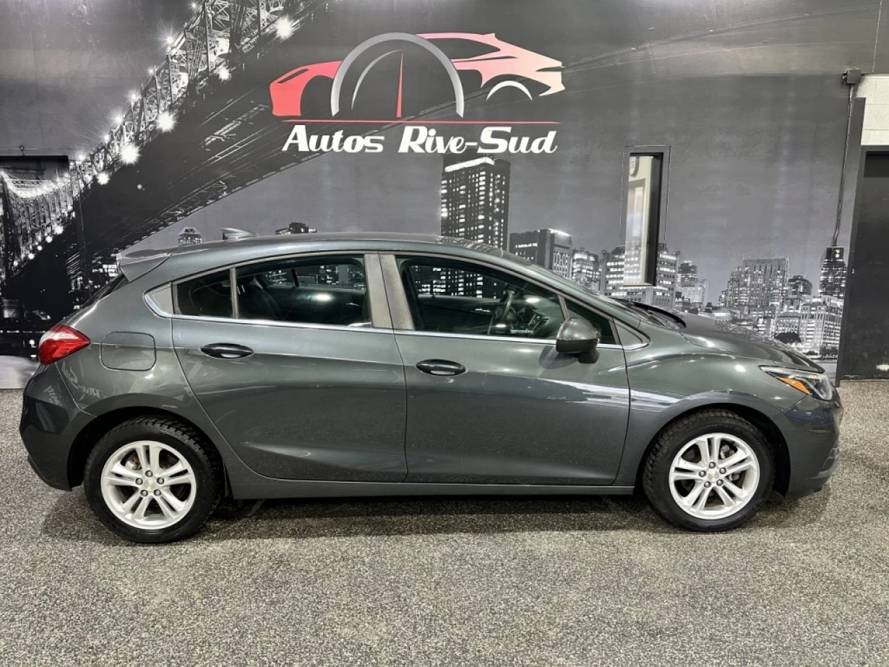 2018 Chevrolet Cruze 4dr HB 1.4L LT w-1SD Image principale