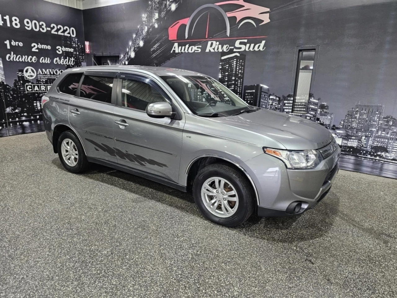 2014 Mitsubishi Outlander SE V6 3.0L AWD 7 PASSAGERS SEULEMENT 131 300KM Image principale