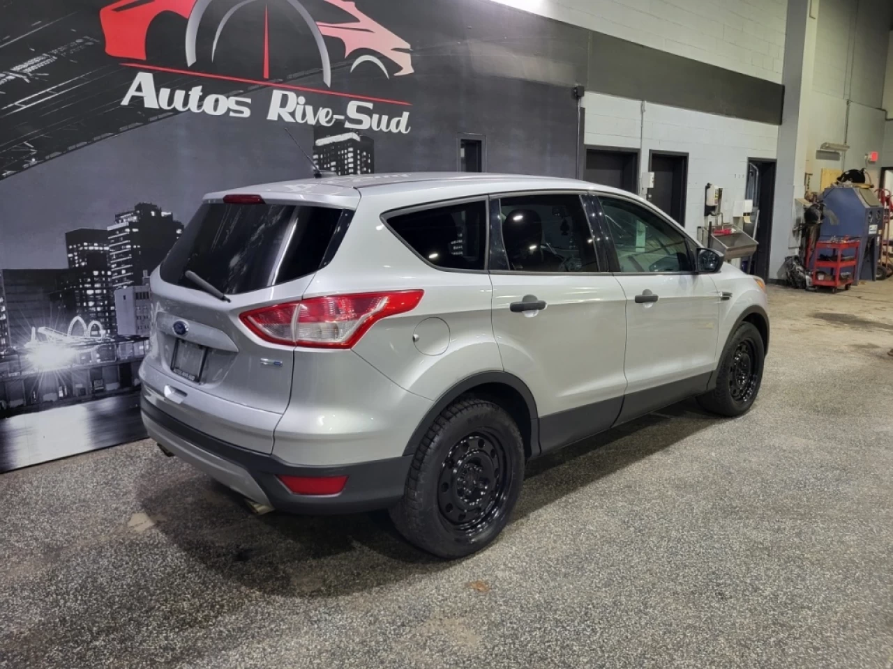 2016 Ford Escape S AWD ECOBOOST TRÈS PROPRE SEULEMENT 146 200KM Image principale