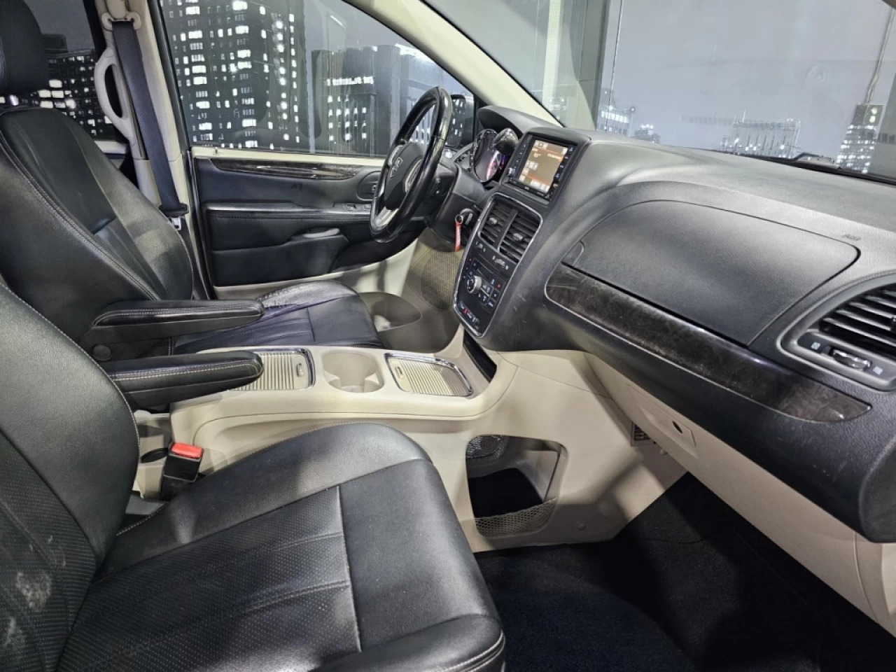 2018 Dodge Grand Caravan Crew Plus 2WD Main Image