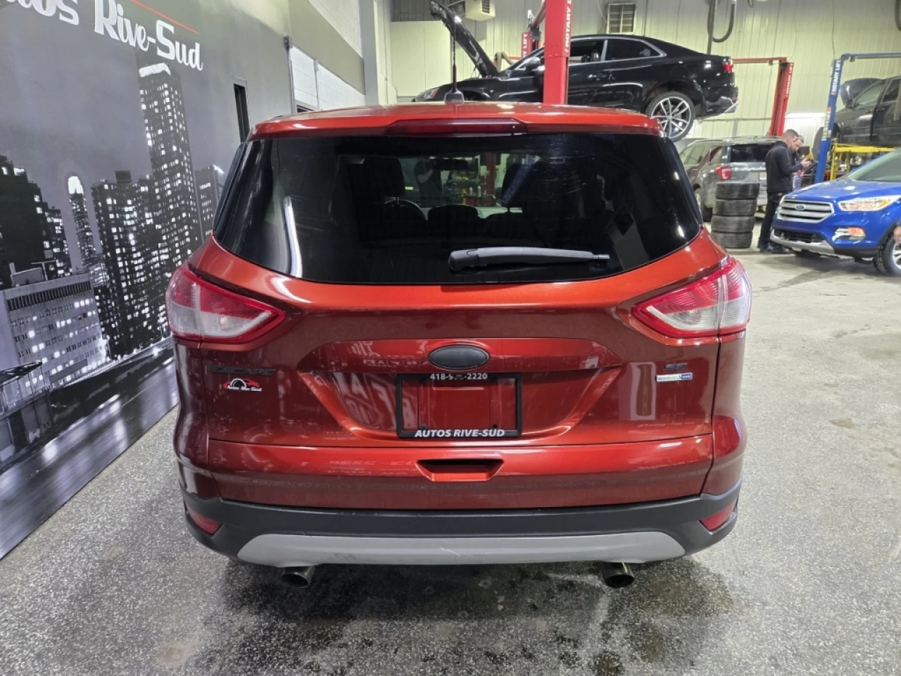 2014 Ford Escape SE AWD TRÈS PROPRE SEULEMENT 136 900KM Main Image