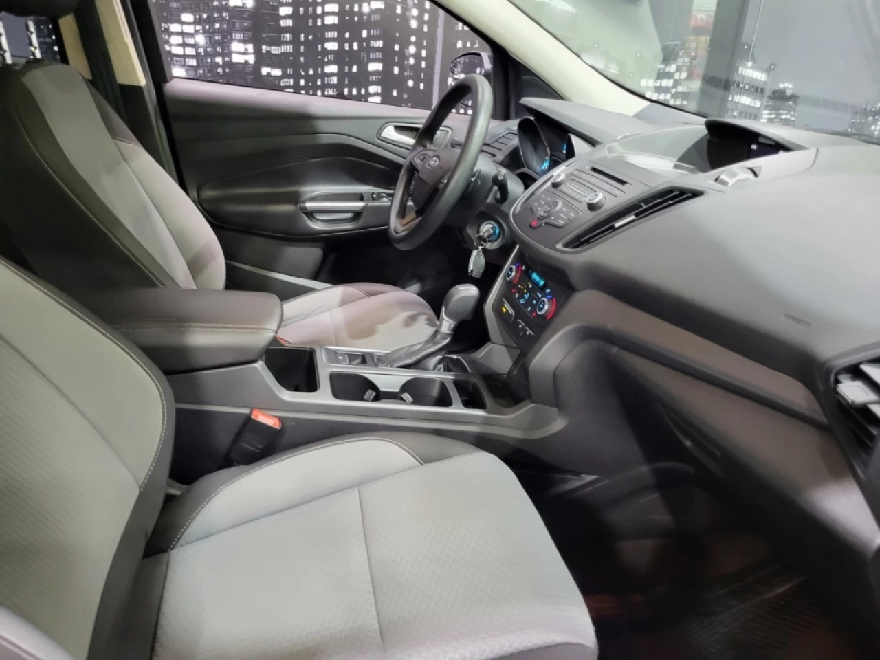 2017 Ford Escape 4WD 4dr SE Main Image