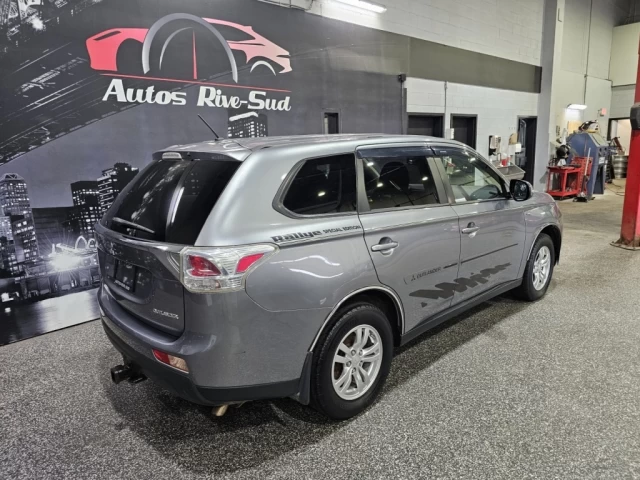 Mitsubishi Outlander SE V6 3.0L AWD 7 PASSAGERS SEULEMENT 131 300KM 2014