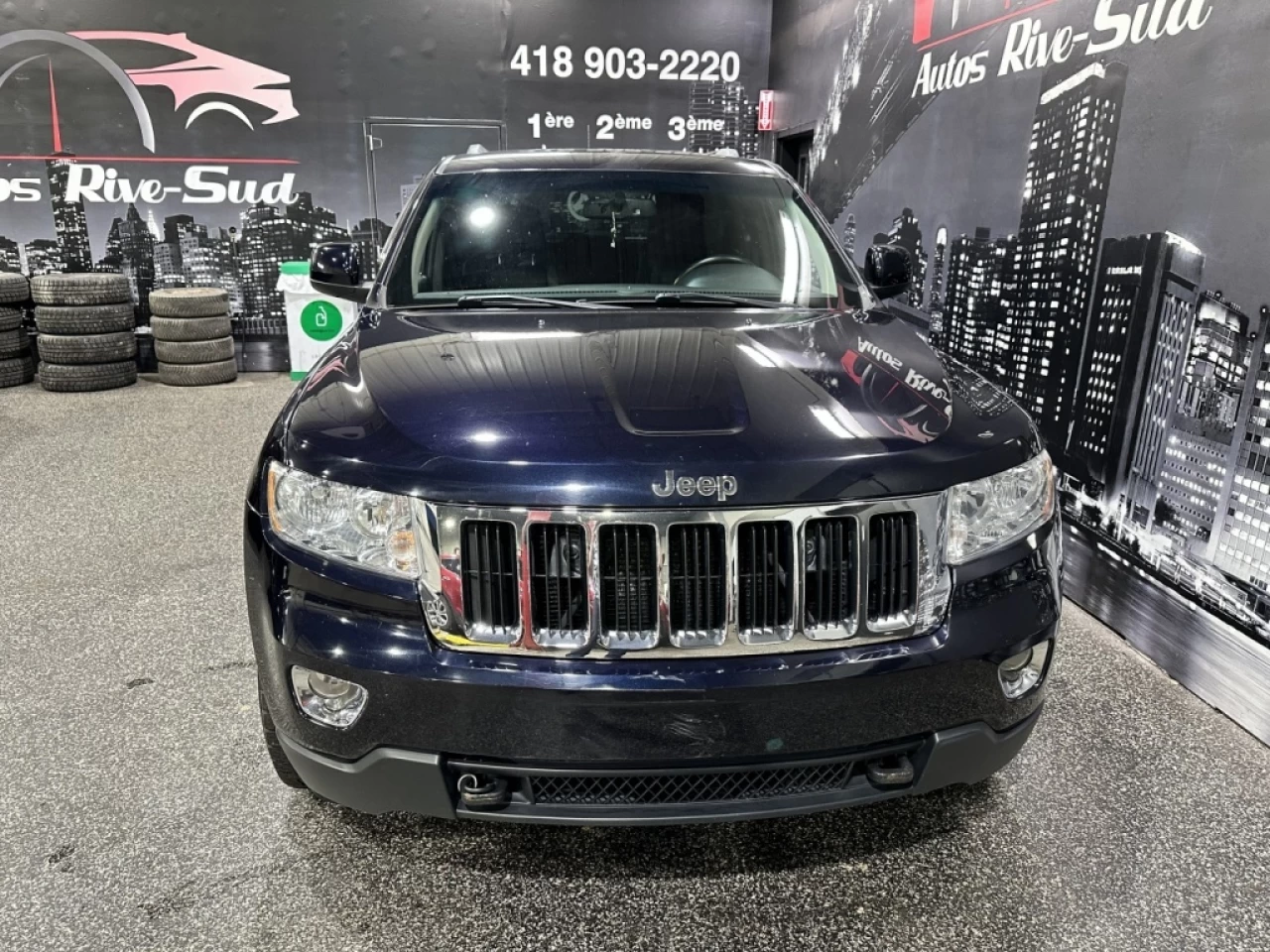 2011 Jeep Grand Cherokee 4WD 4dr Laredo Image principale