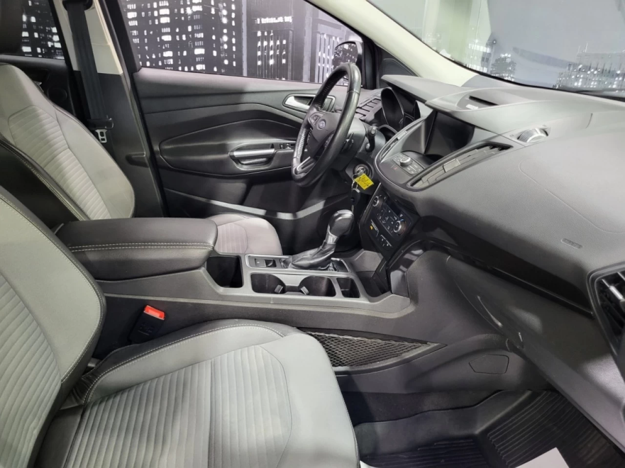 2017 Ford Escape 4WD 4dr SE Image principale