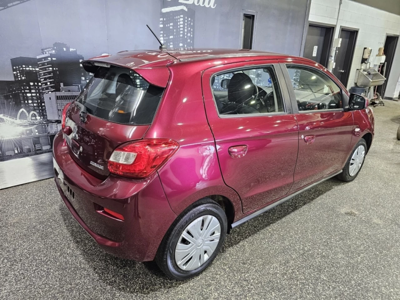 2019 Mitsubishi Mirage ES MANUELLE CAMERA AVEC SEULEMENT 86 500KM Image principale