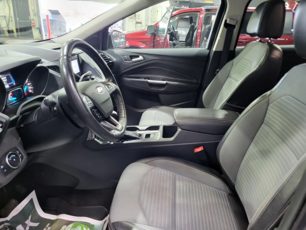 2017 Ford Escape 4WD 4dr SE Main Image