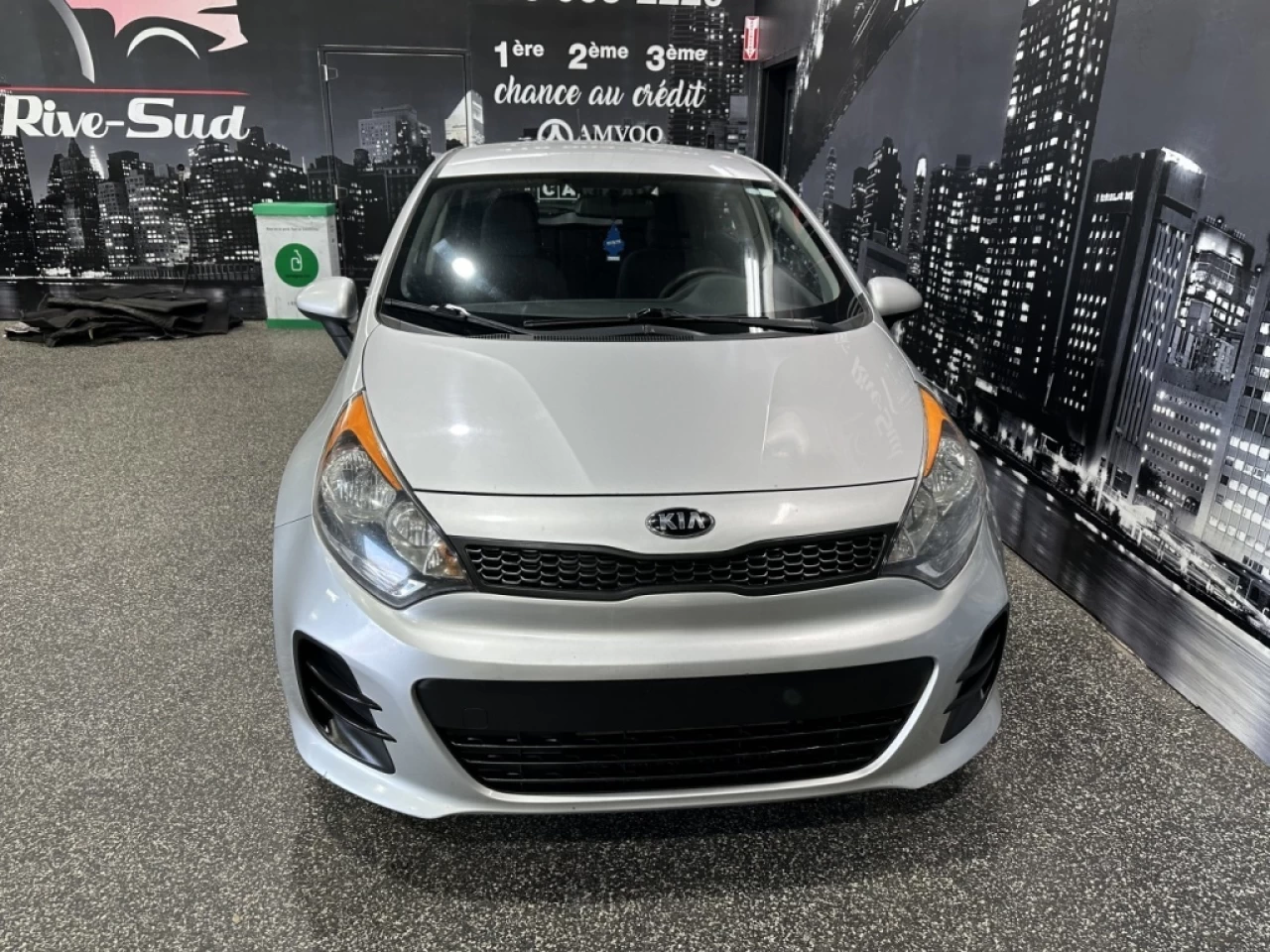 2017 Kia Rio LX MANUELLE TRÈS PROPRE SEULEMENT 140 700KM Image principale