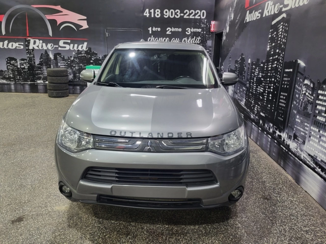 2014 Mitsubishi Outlander SE V6 3.0L AWD 7 PASSAGERS SEULEMENT 131 300KM Main Image