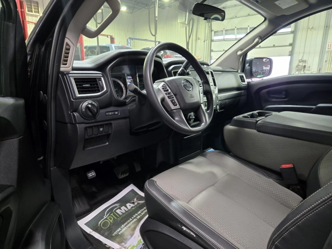 2019 Nissan Titan S CREWCAB V8 4X4 BEAU LOOK 95 300KM Image principale