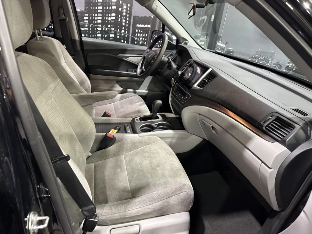 2016 Honda Pilot LX AWD TRÈS PROPRE 8 PASSAGERS Main Image