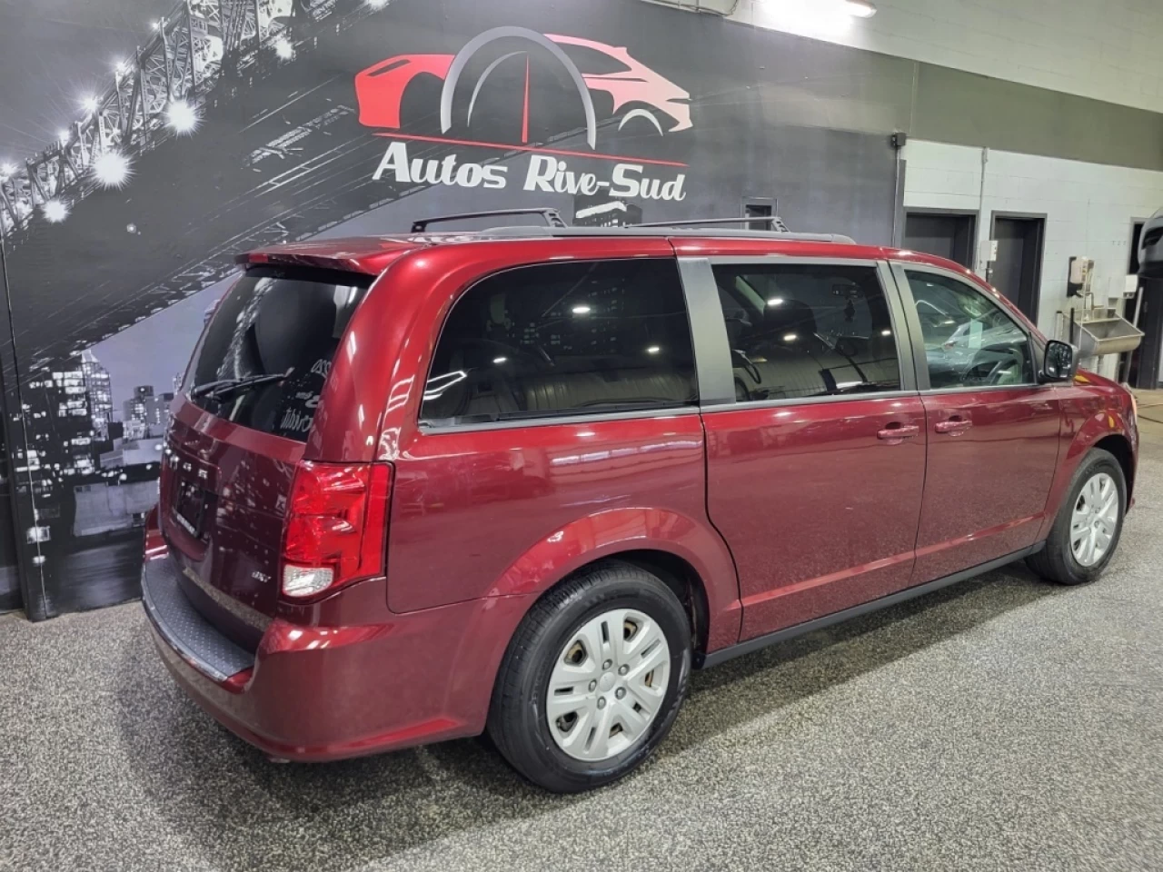 2018 Dodge Grand Caravan SXT 2WD Image principale