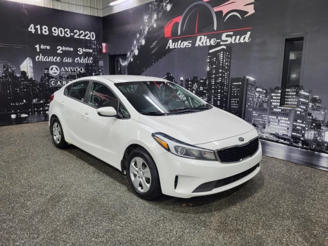 Kia Forte LX MANUELLE TRÈS PROPRE SEULEMENT 139 700KM 2017