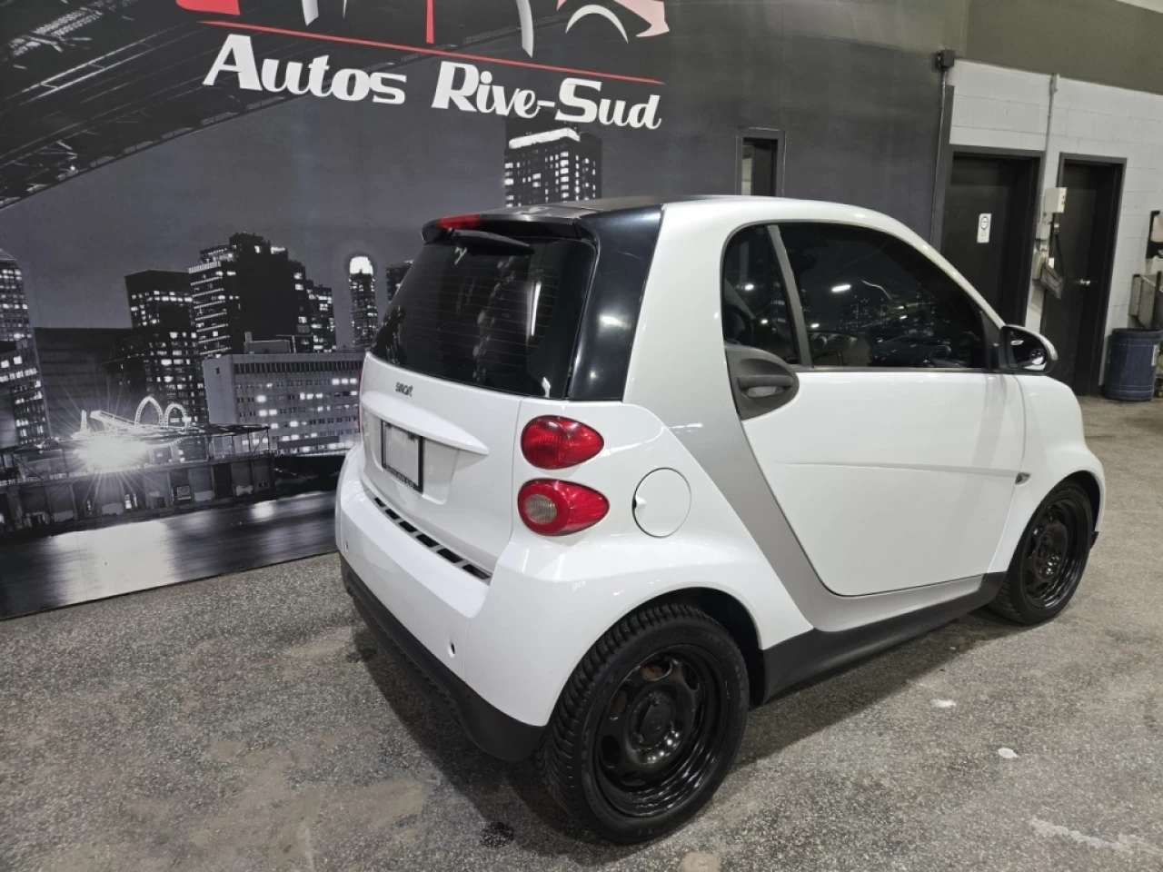 2015 smart fortwo PURE SIÈGES CHAUFF. AVEC 120 600KM Image principale