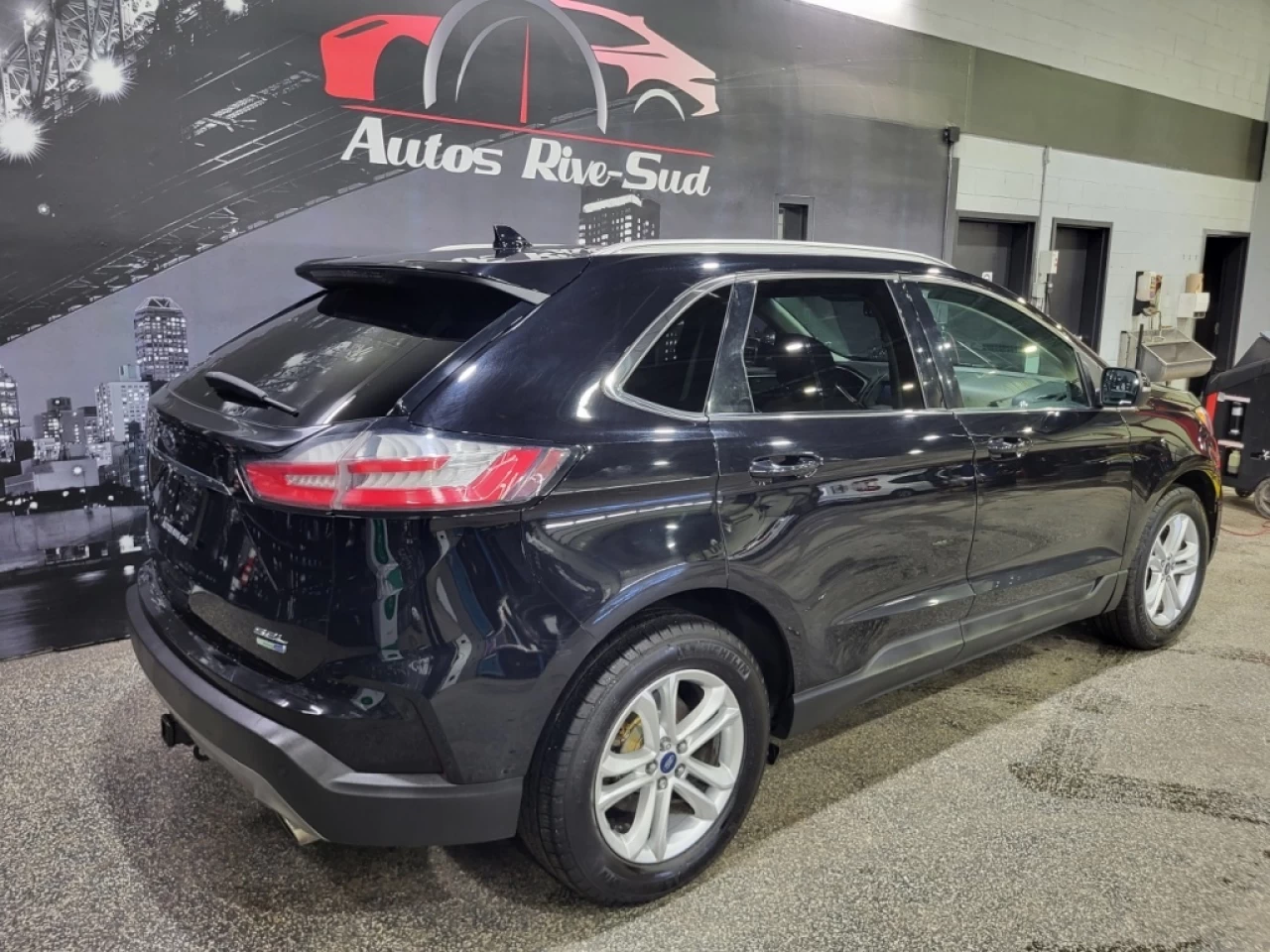 2019 Ford Edge SEL AWD Image principale