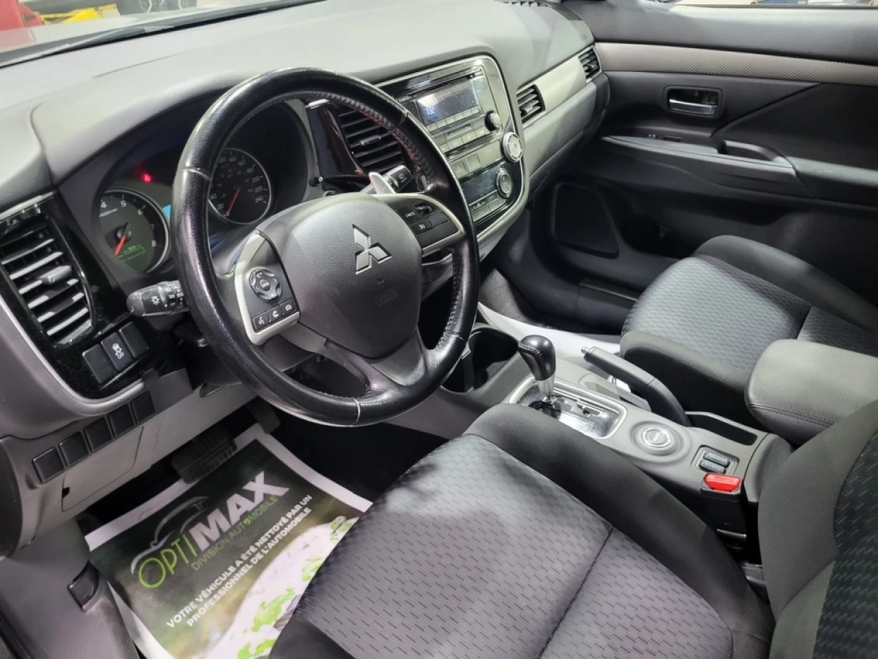 2014 Mitsubishi Outlander SE V6 3.0L AWD 7 PASSAGERS SEULEMENT 131 300KM Image principale