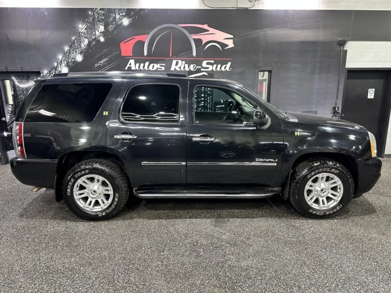 2011 GMC Yukon 4WD 4dr Hybrid Denali -Ltd Avail- Image principale