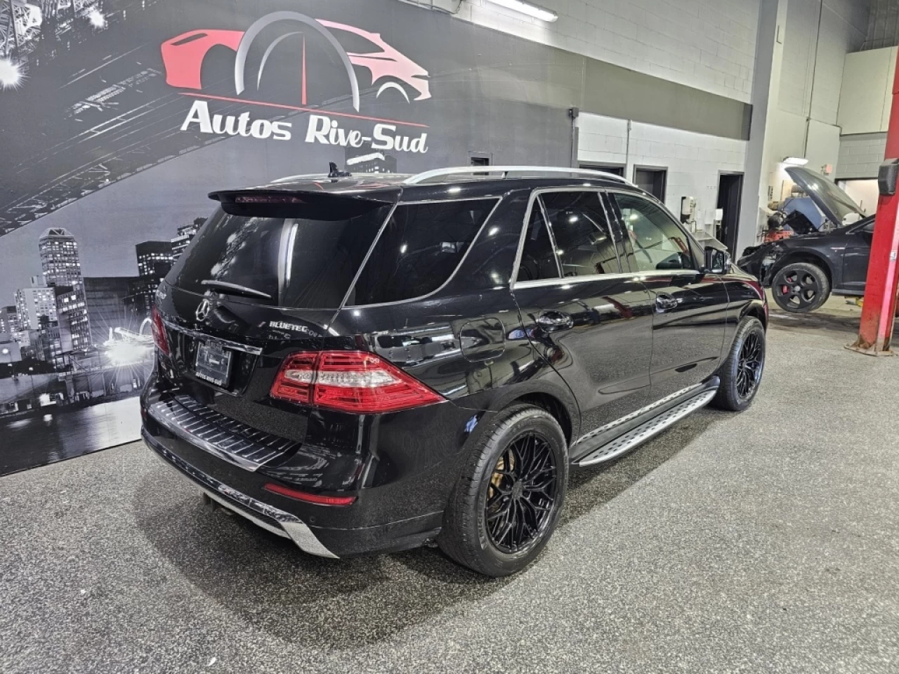 2015 Mercedes-Benz M-Class 4MATIC 4dr ML 350 BlueTEC Main Image