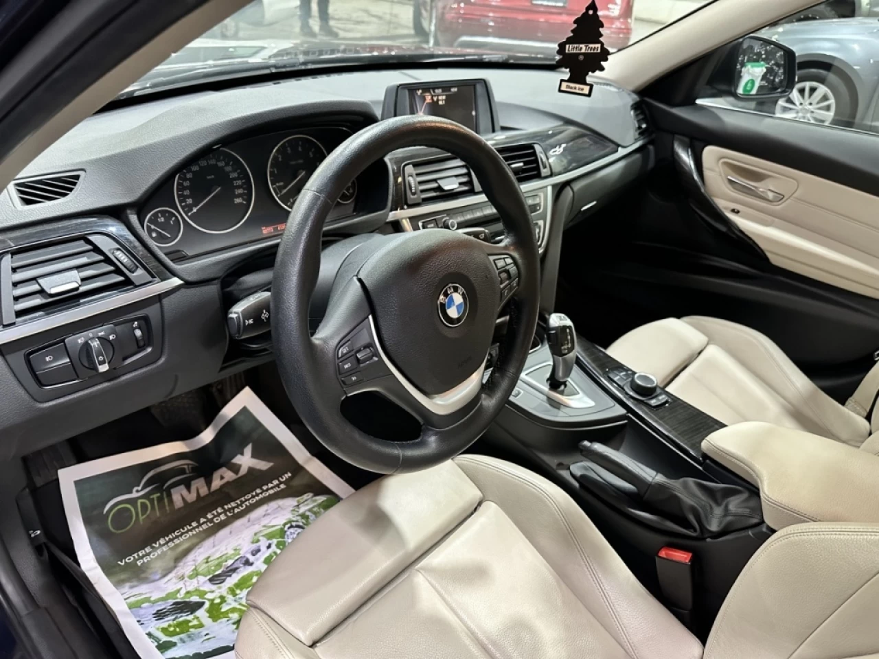 2015 BMW 3 Series 4dr Sdn 320i xDrive AWD Main Image