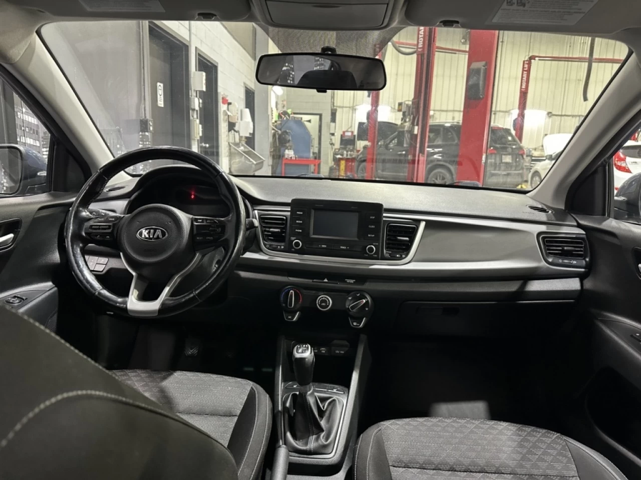 2018 Kia Rio5 LX BANC ET VOLANT CHAUFF. AVEC 148 000KM Image principale