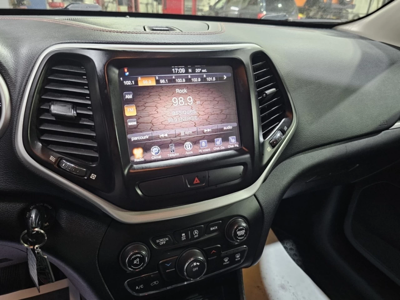 2016 Jeep Cherokee 4WD 4dr Trailhawk Main Image