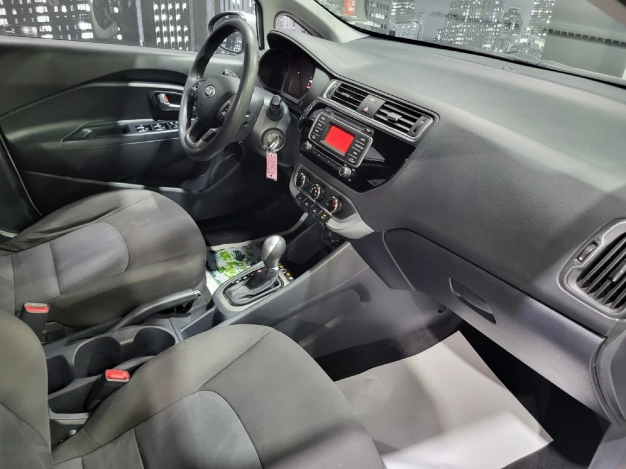 2017 Kia Rio AUTOMATIQUE A/C SUPER PROPRE SEULEMENT 110 500KM Image principale