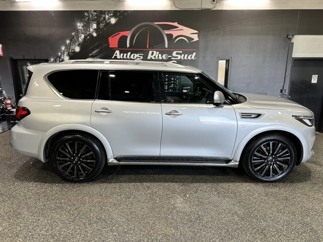 2019 Infiniti QX80 LIMITED AWD FULL LOAD IMPECCABLE SEULEMENT 71 000K Main Image