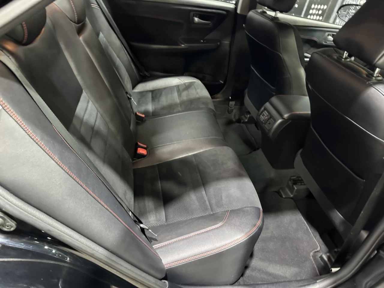 2017 Toyota Camry XSE FULL ÉQUIPÉ *TOIT* TRÈS PROPRE SEULEMENT 112 1 Main Image