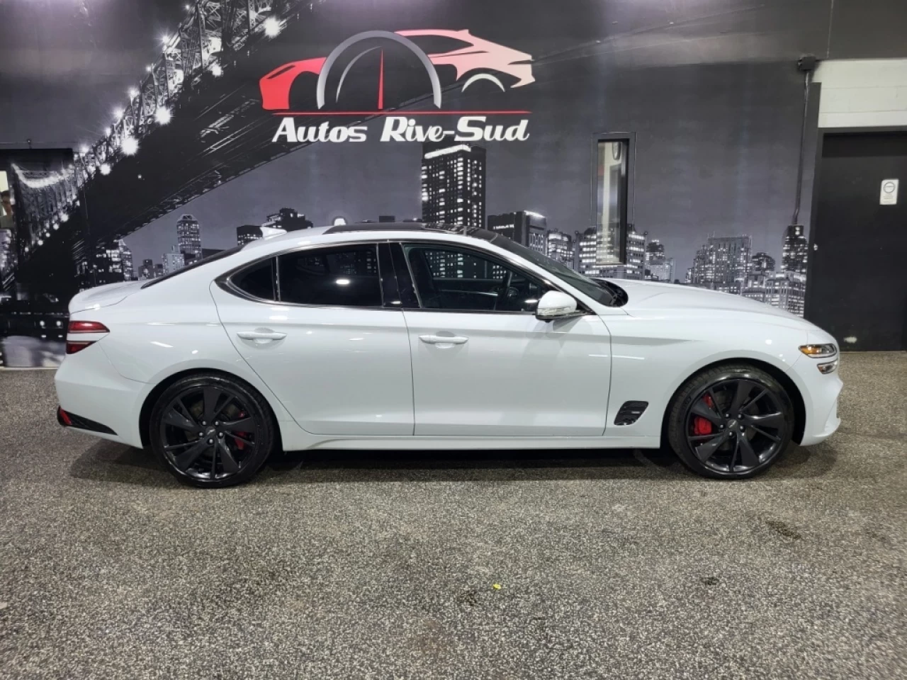 2023 Genesis G70 3.3 L TURBO AWD SPORT CUIR TOIT AVEC SEULEMENT 40 Main Image