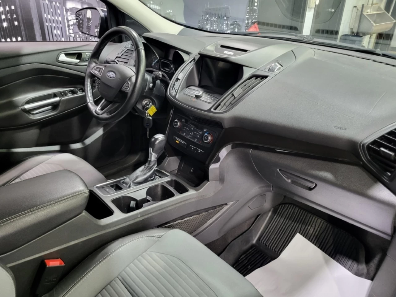 2017 Ford Escape 4WD 4dr SE Main Image