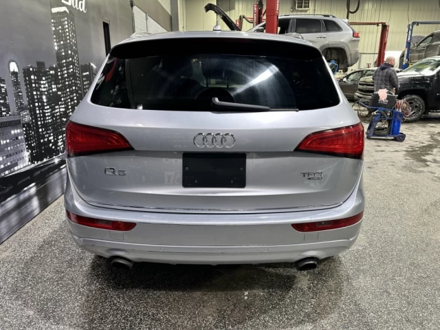 Audi Q5 2,0T Progressiv FULL TOIT PANO SEULEMENT 168 100KM 2015