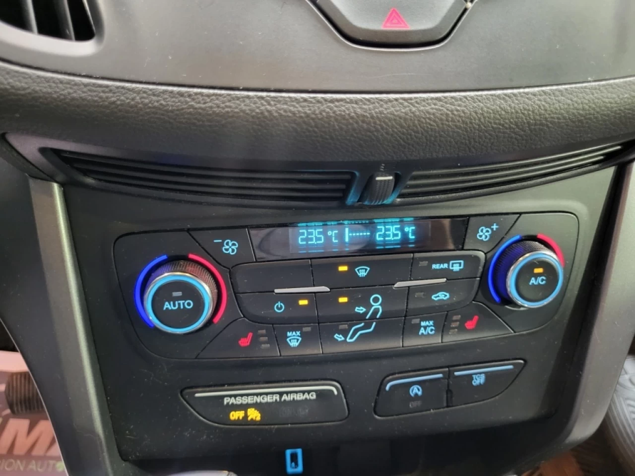 2017 Ford Escape 4WD 4dr SE Main Image