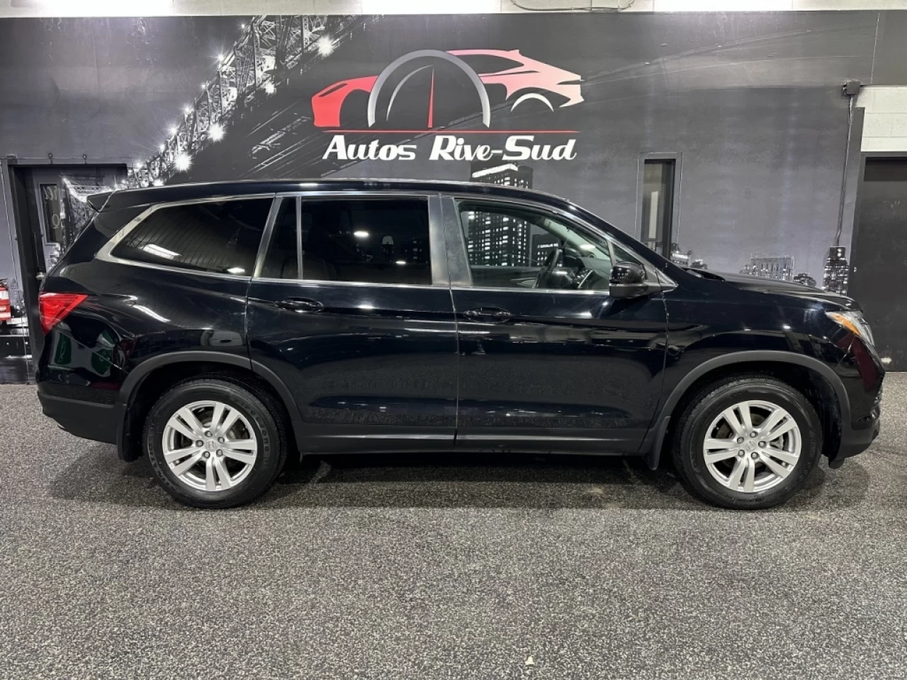 2016 Honda Pilot LX AWD TRÈS PROPRE 8 PASSAGERS Main Image