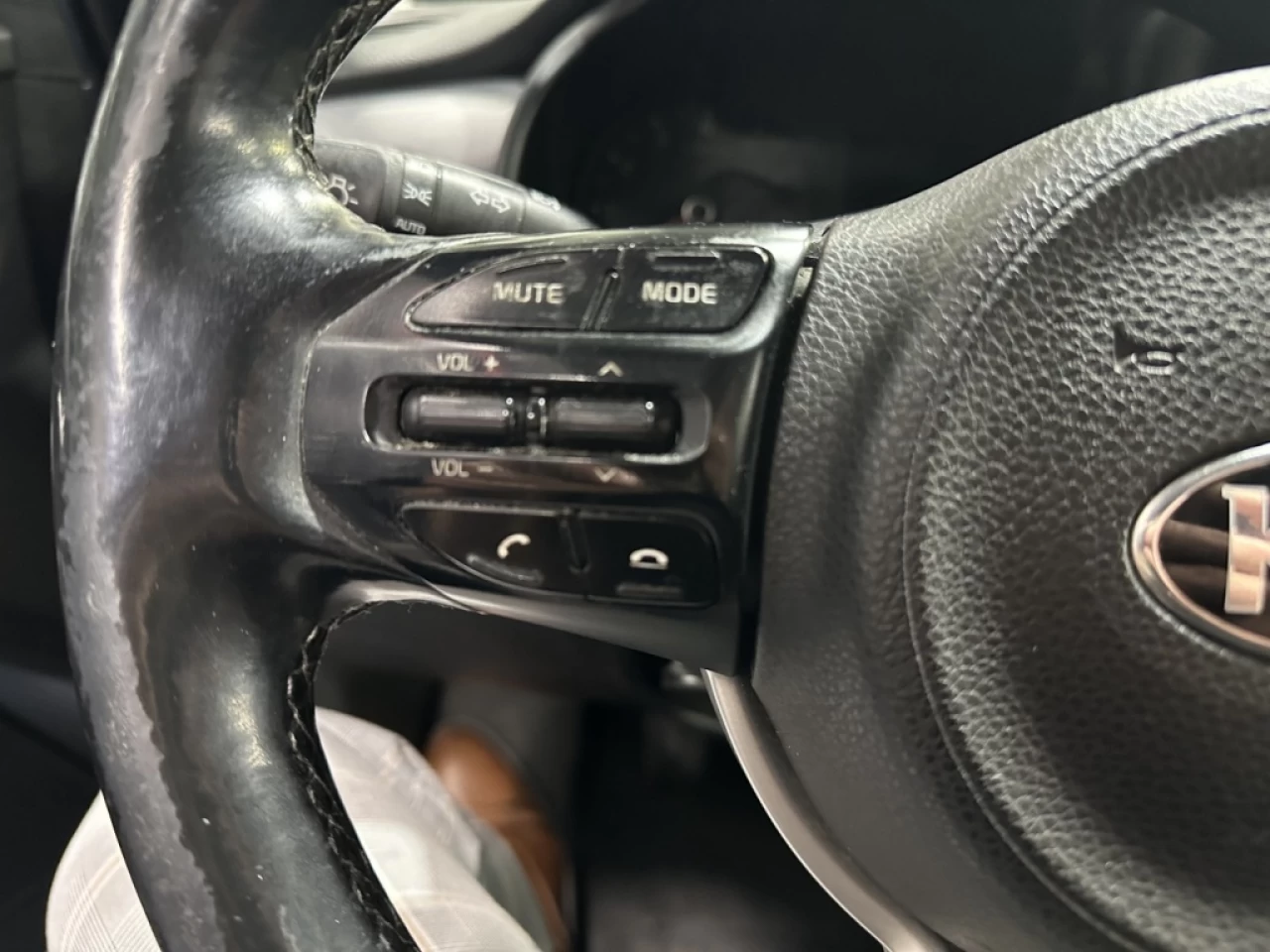 2018 Kia Rio5 LX BANC ET VOLANT CHAUFF. AVEC 148 000KM Image principale