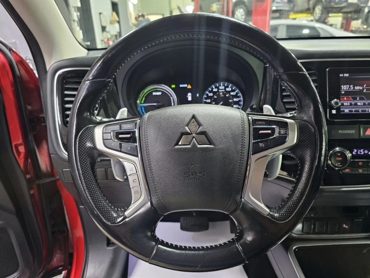 2018 Mitsubishi Outlander PHEV SE TOURING AWD HYBRIDE RECHARGABLE 137 000KM Image principale