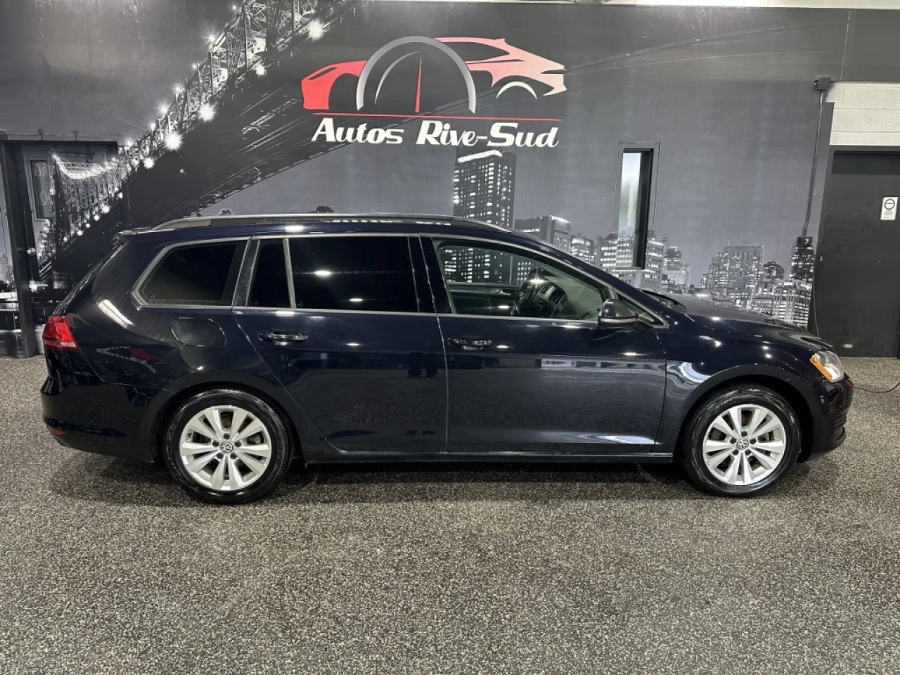 2016 Volkswagen Golf Comfortline TRÈS PROPRE SEULEMENT 126 300KM Image principale