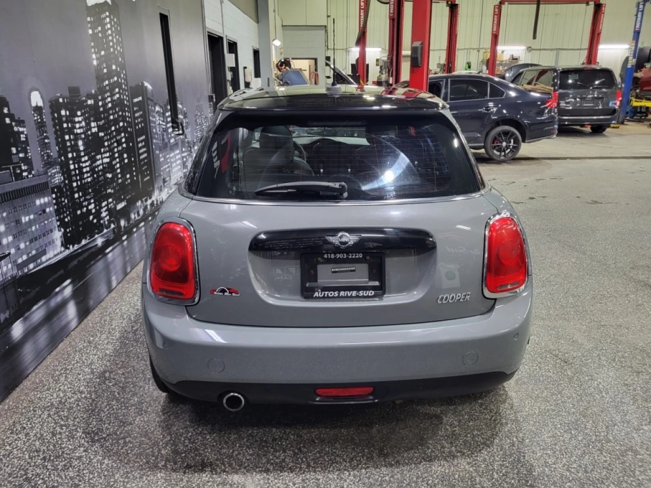 2018 MINI 5 portes COOPER FULL LOAD CUIR TOIT PANO AVEC 158 500KM Main Image