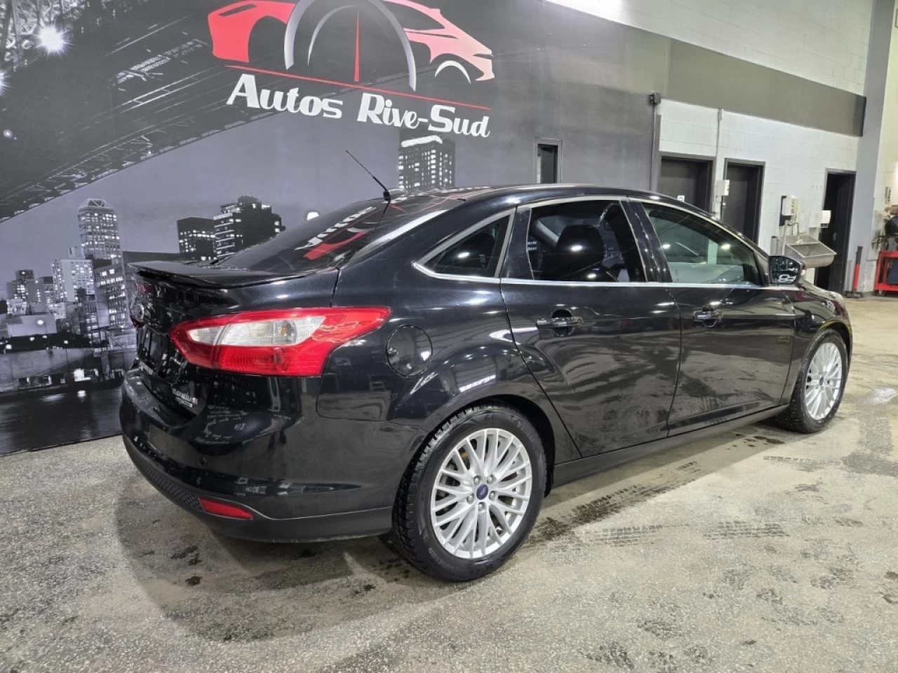 2013 Ford Focus TITANIUM AUTOMATIQUE AVEC 110 000KM Main Image