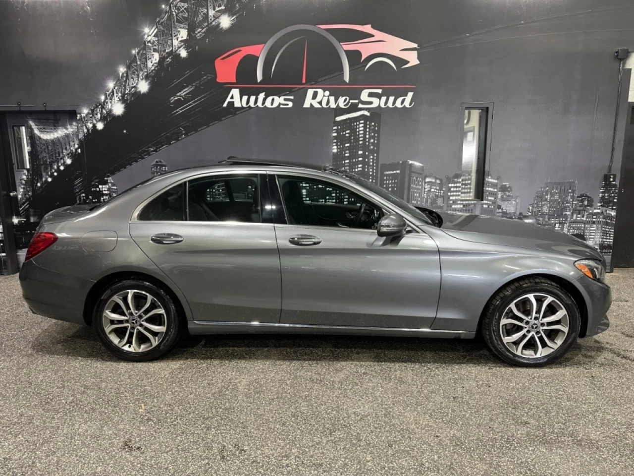 2018 Mercedes-Benz C-Class C 300 4MATIC FULL CUIR TOIT GPS SEULEMENT 65 400KM Image principale