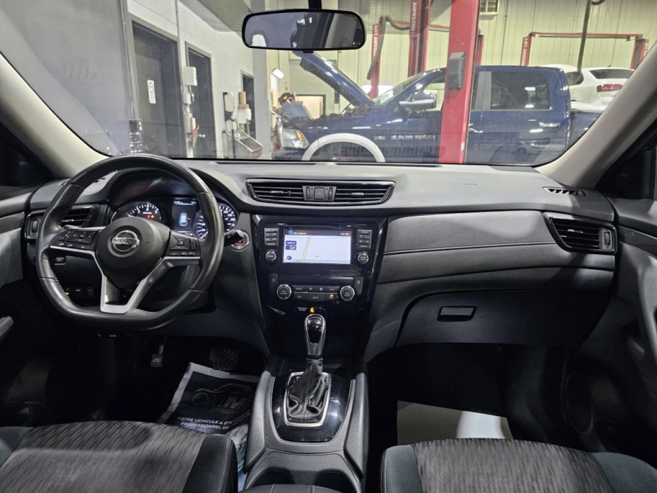 2017 Nissan Rogue SV TECH AWD TOIT PANO GPS AVEC 165 100KM Main Image