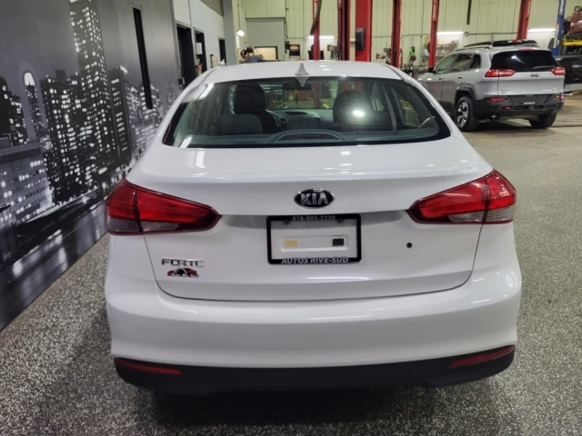 Kia Forte LX MANUELLE TRÈS PROPRE SEULEMENT 139 700KM 2017