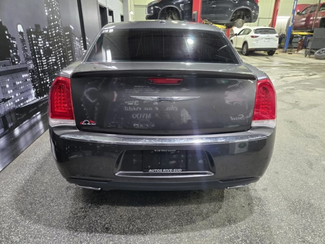 Chrysler 300 4dr Sdn Touring AWD 2015