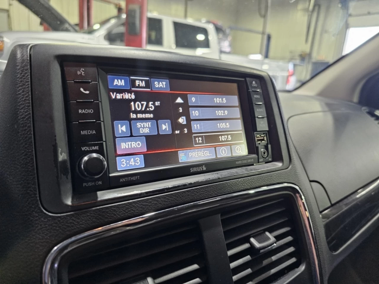 2015 Dodge Grand Caravan 4dr Wgn SXT Main Image